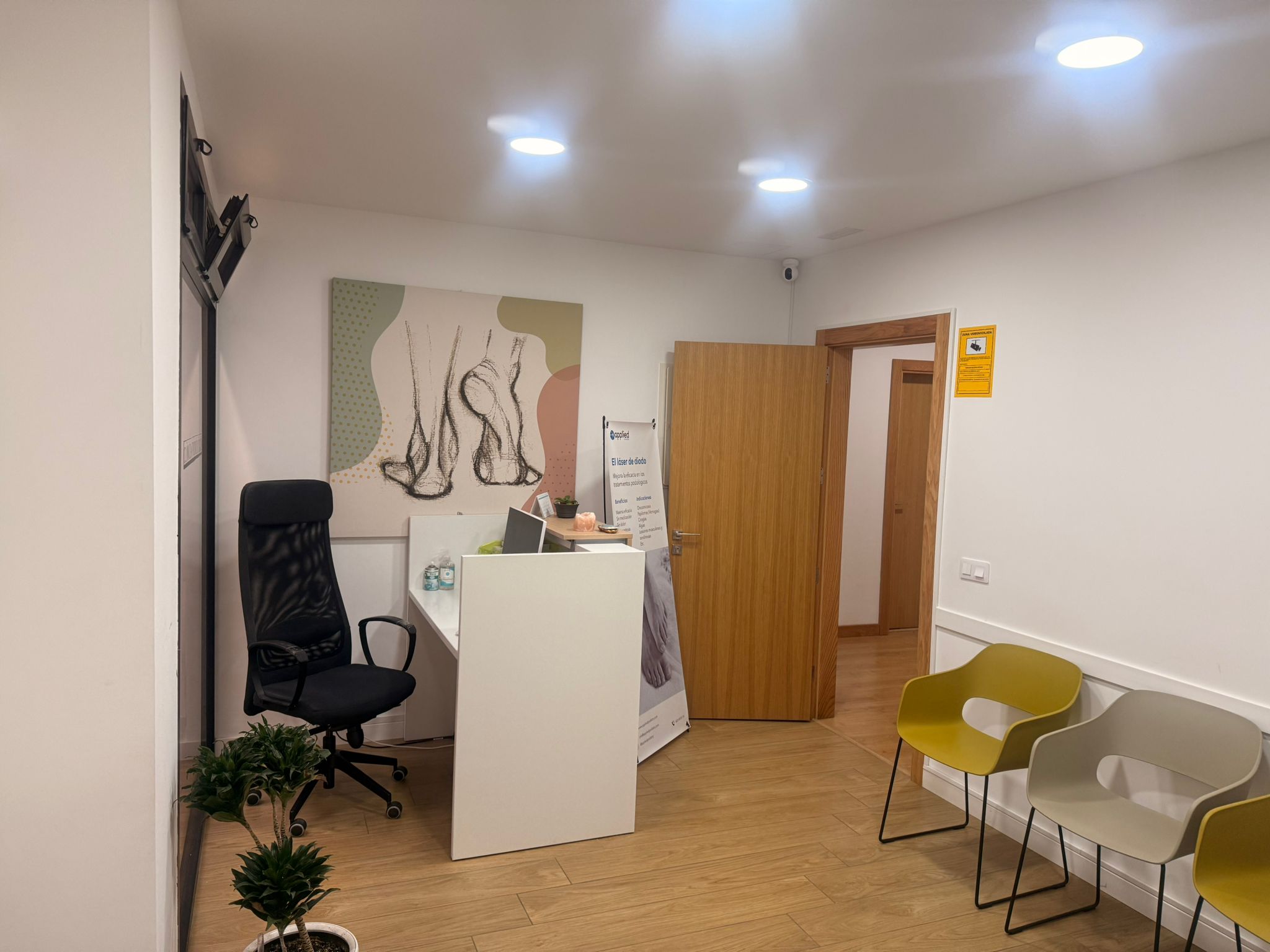 Zona de recepción de la Clínica Podológica Carolina Gelardo